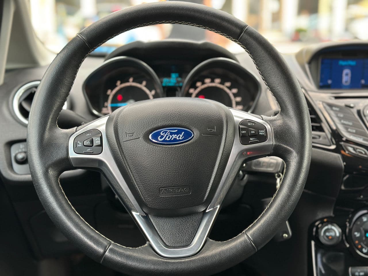 Ford Fiesta 2015 — Миниатюра 9