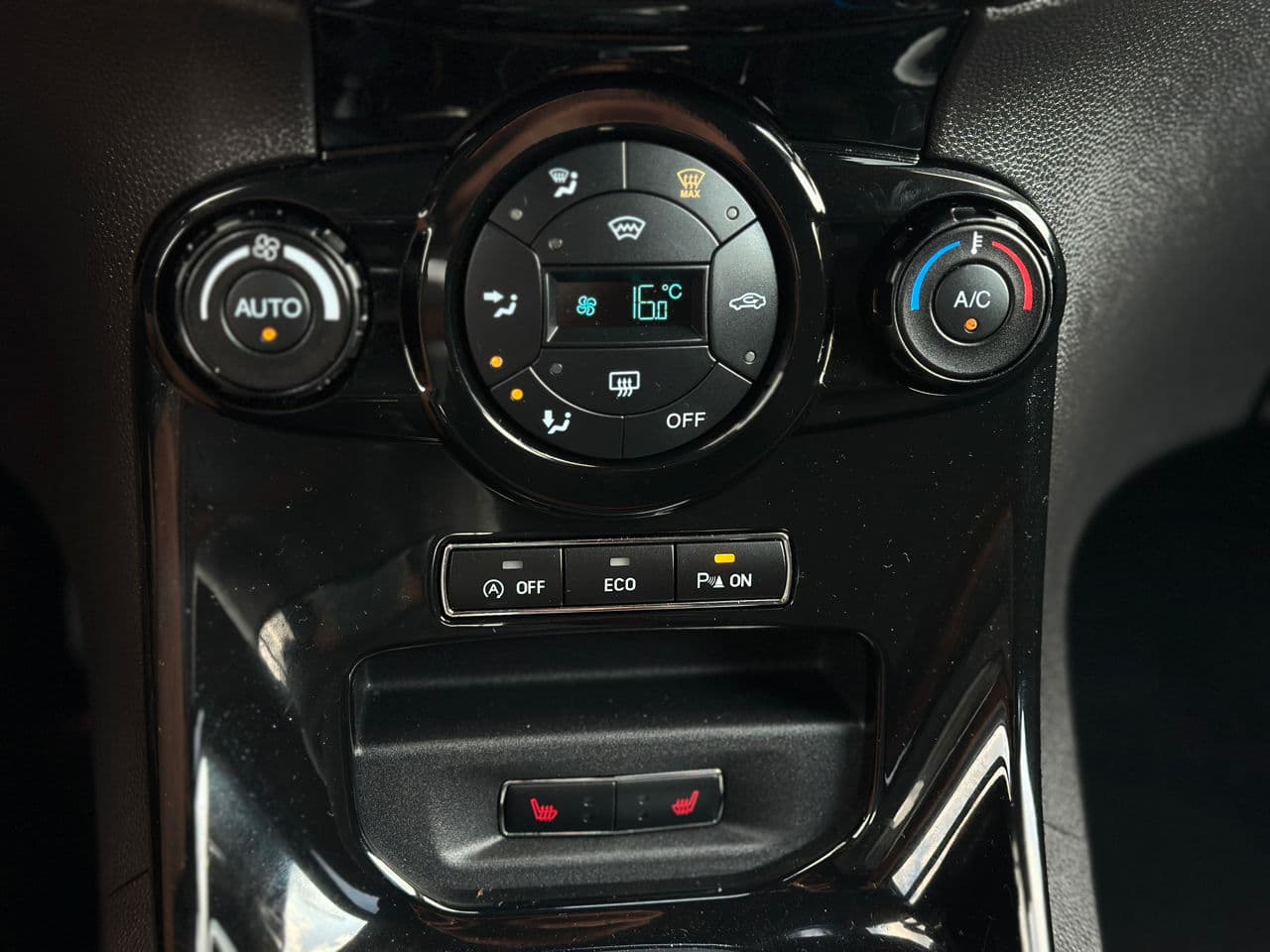 Ford Fiesta 2015 — Миниатюра 11