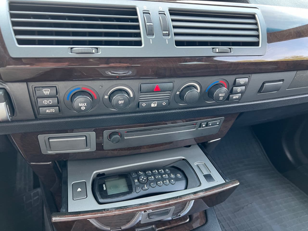 BMW 730 2004 — Миниатюра 11