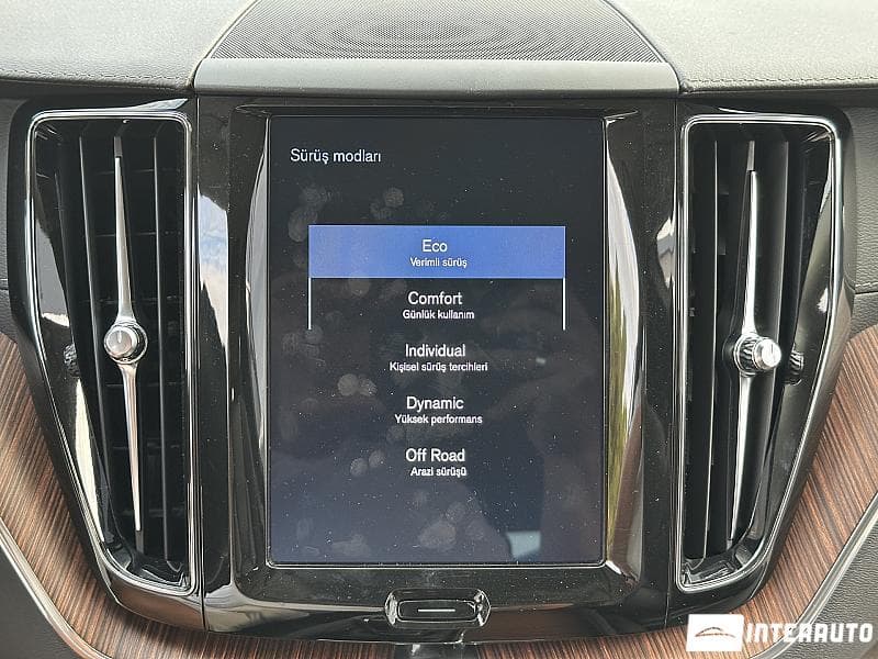 Volvo XC 60 2019 — Миниатюра 10