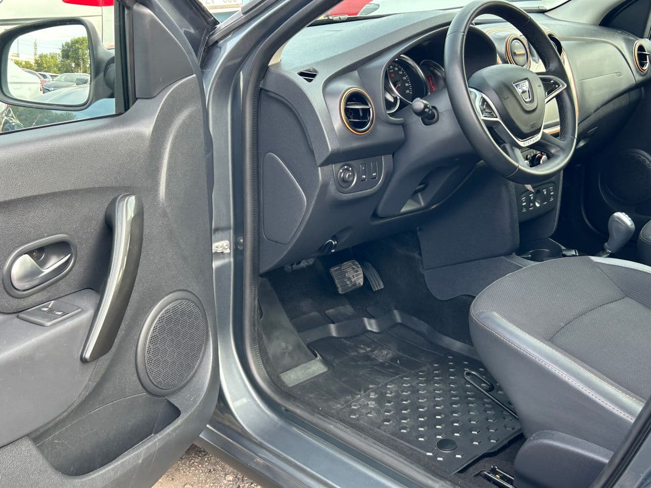 Dacia Logan MCV Stepway 2018 — Миниатюра 5