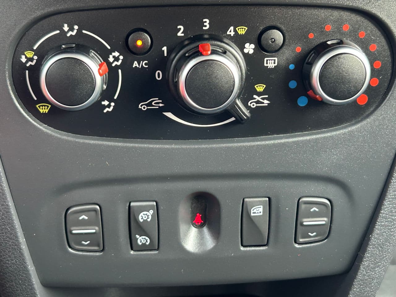 Dacia Logan MCV Stepway 2018 — Миниатюра 13