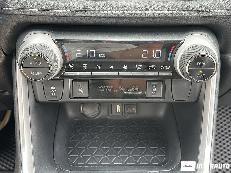 Toyota Rav-4 2022 — Миниатюра 10