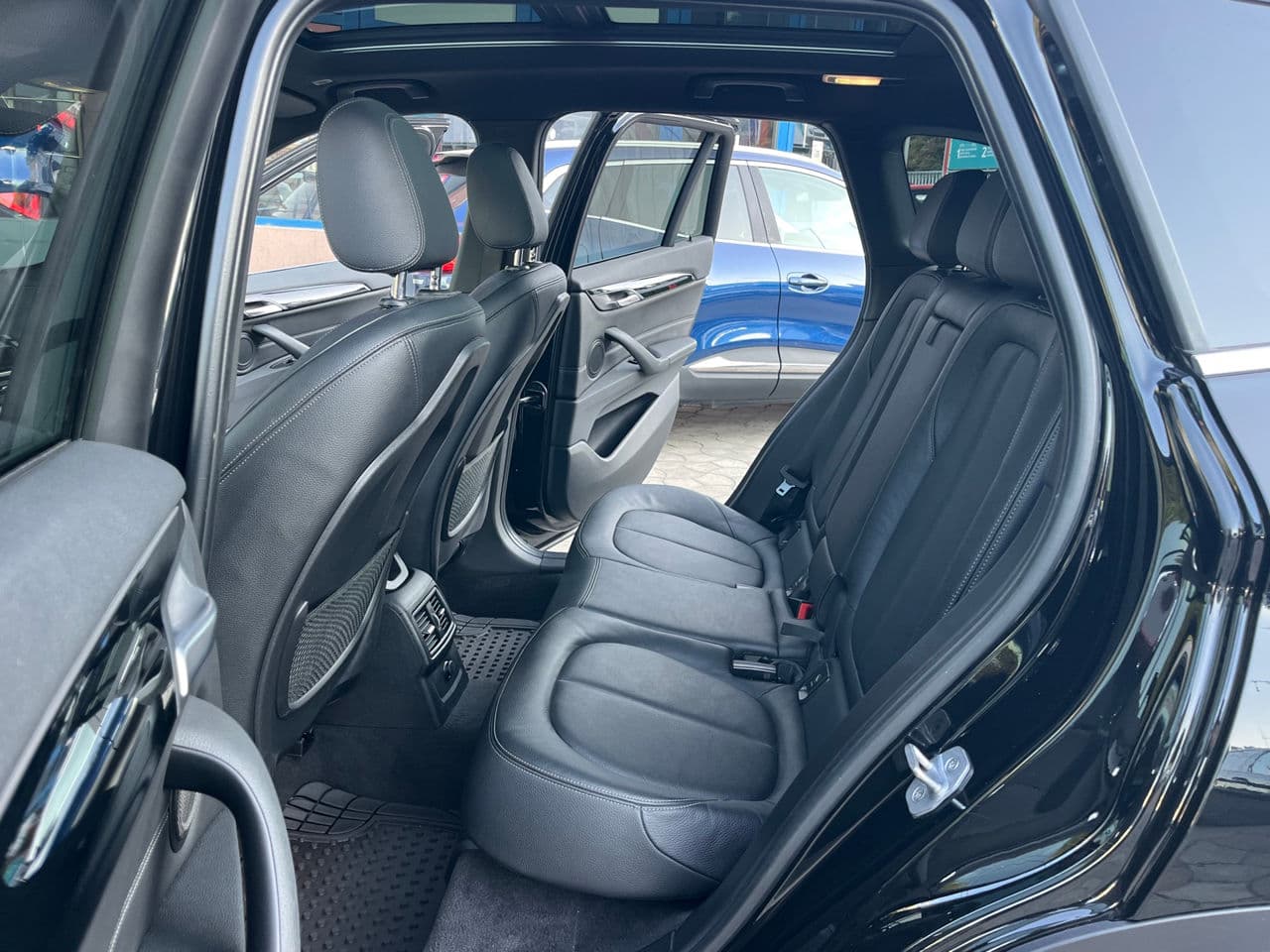 BMW X1 2.8i 2018 — Миниатюра 15