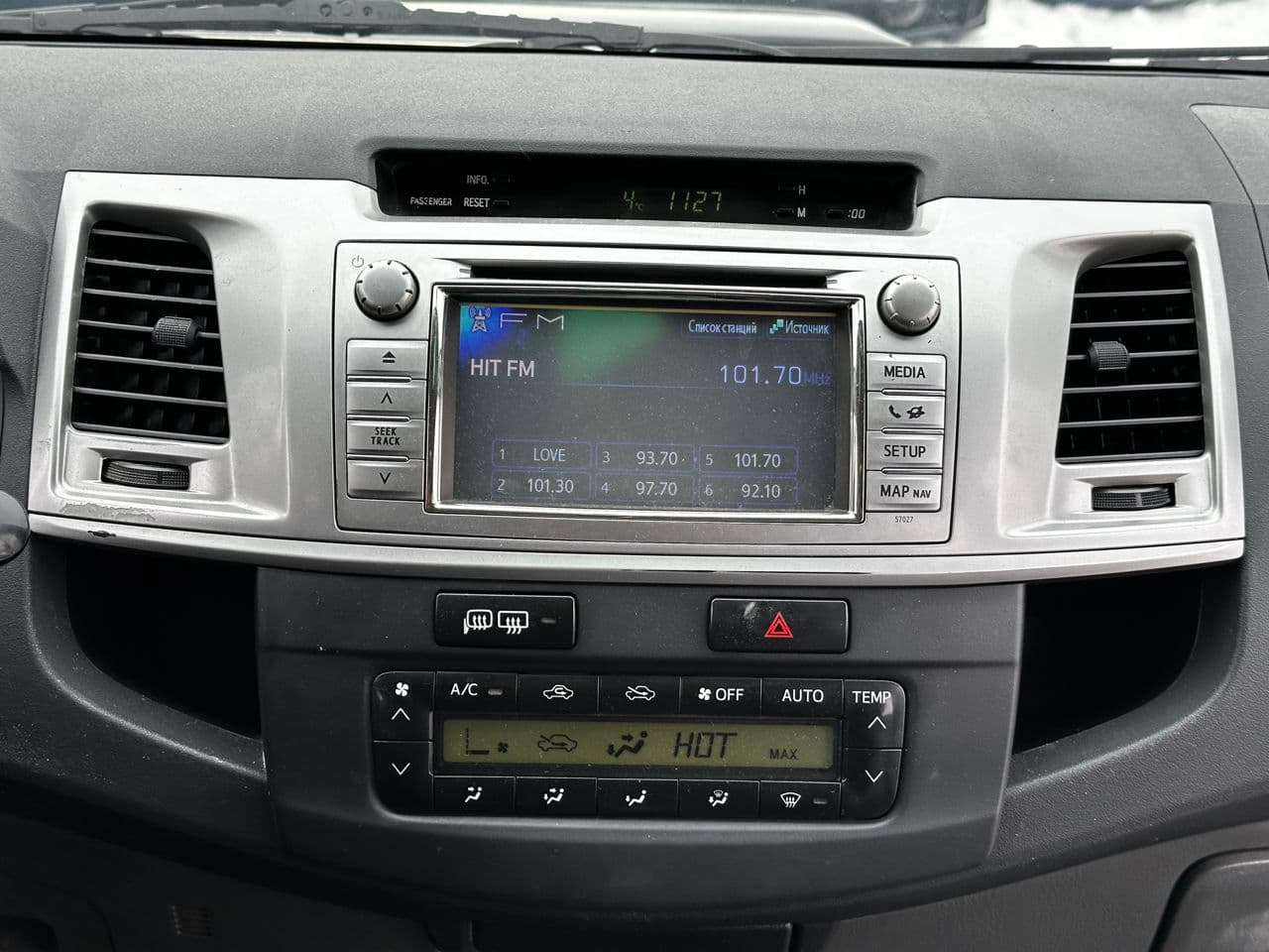 Toyota Hilux 2013 — Миниатюра 10