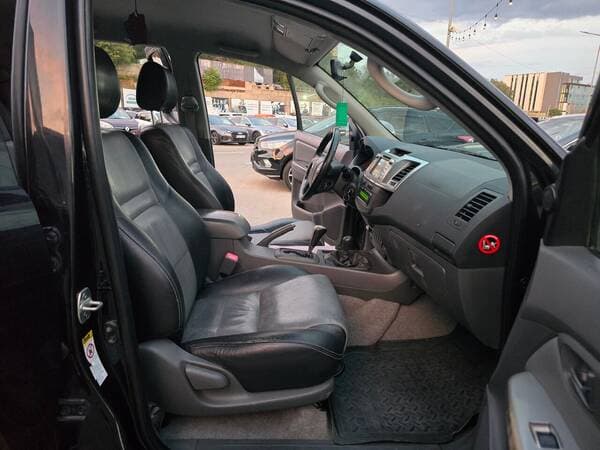 2013 Toyota Hilux — Miniatură 6