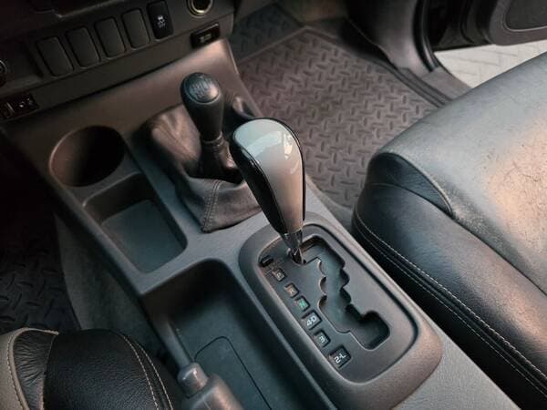 2013 Toyota Hilux — Miniatură 12