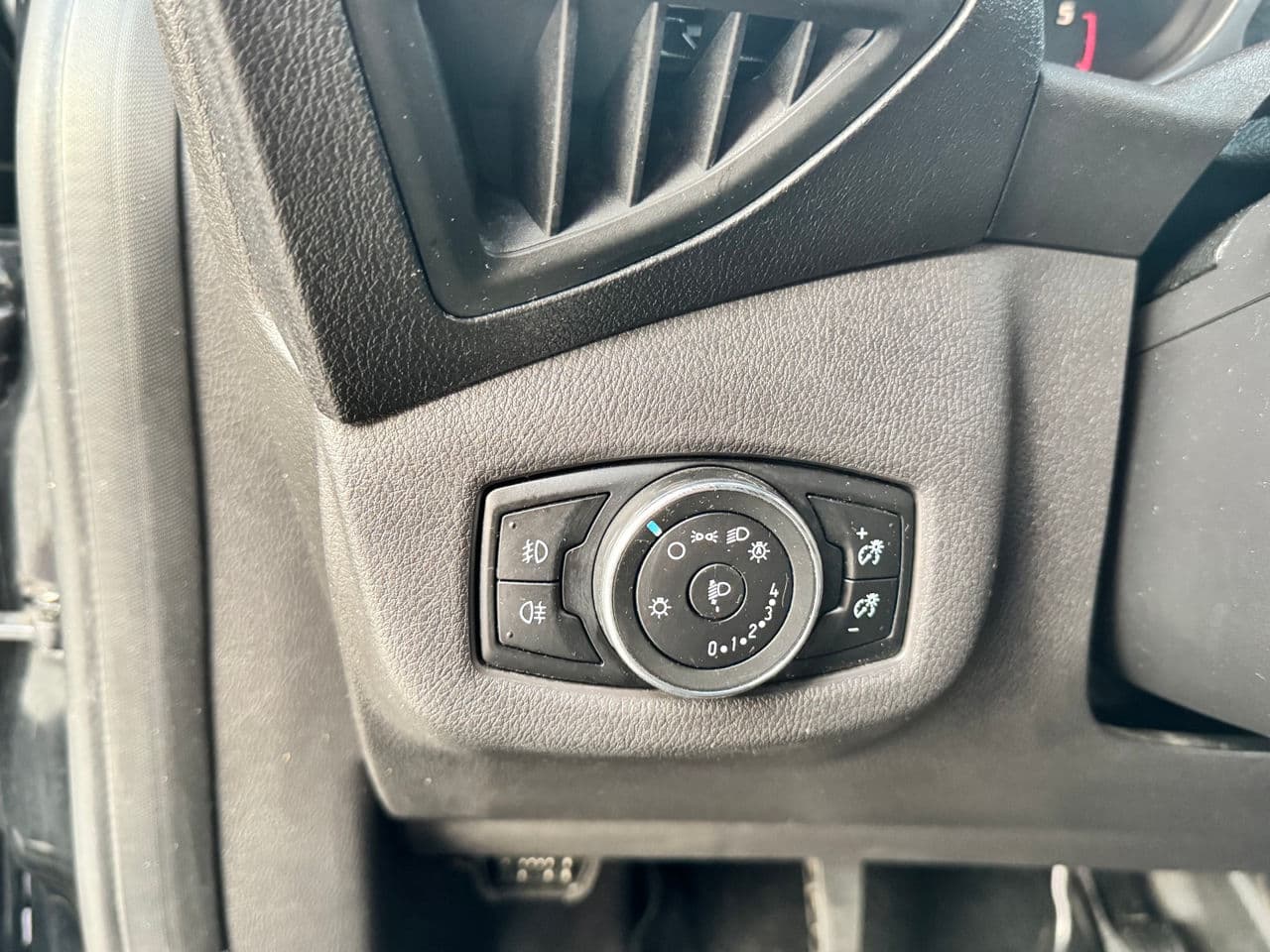 Ford Tourneo Connect 2014 — Миниатюра 14