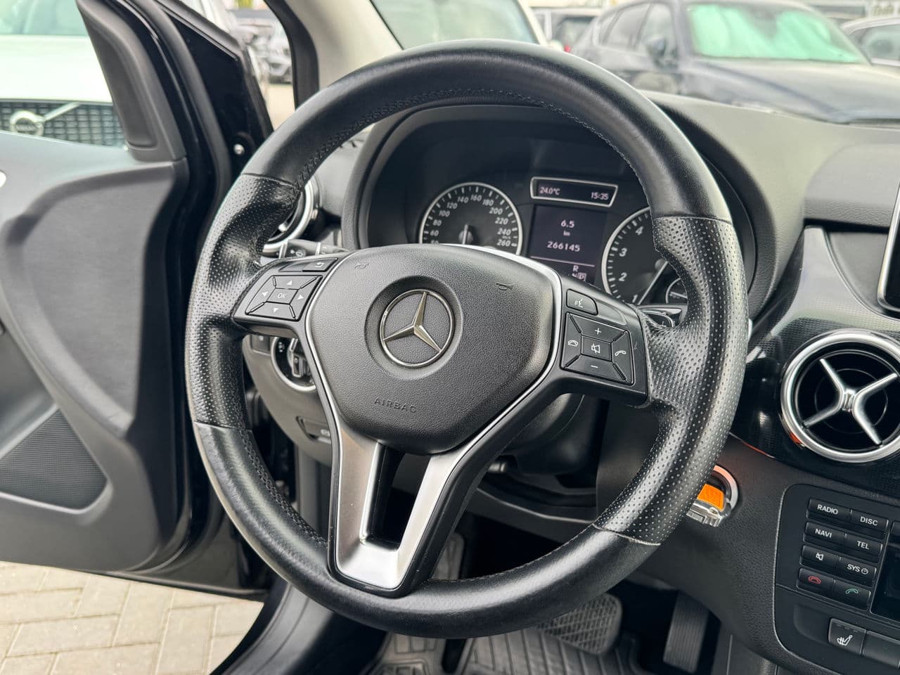 Mercedes B 200 2014 — Миниатюра 7
