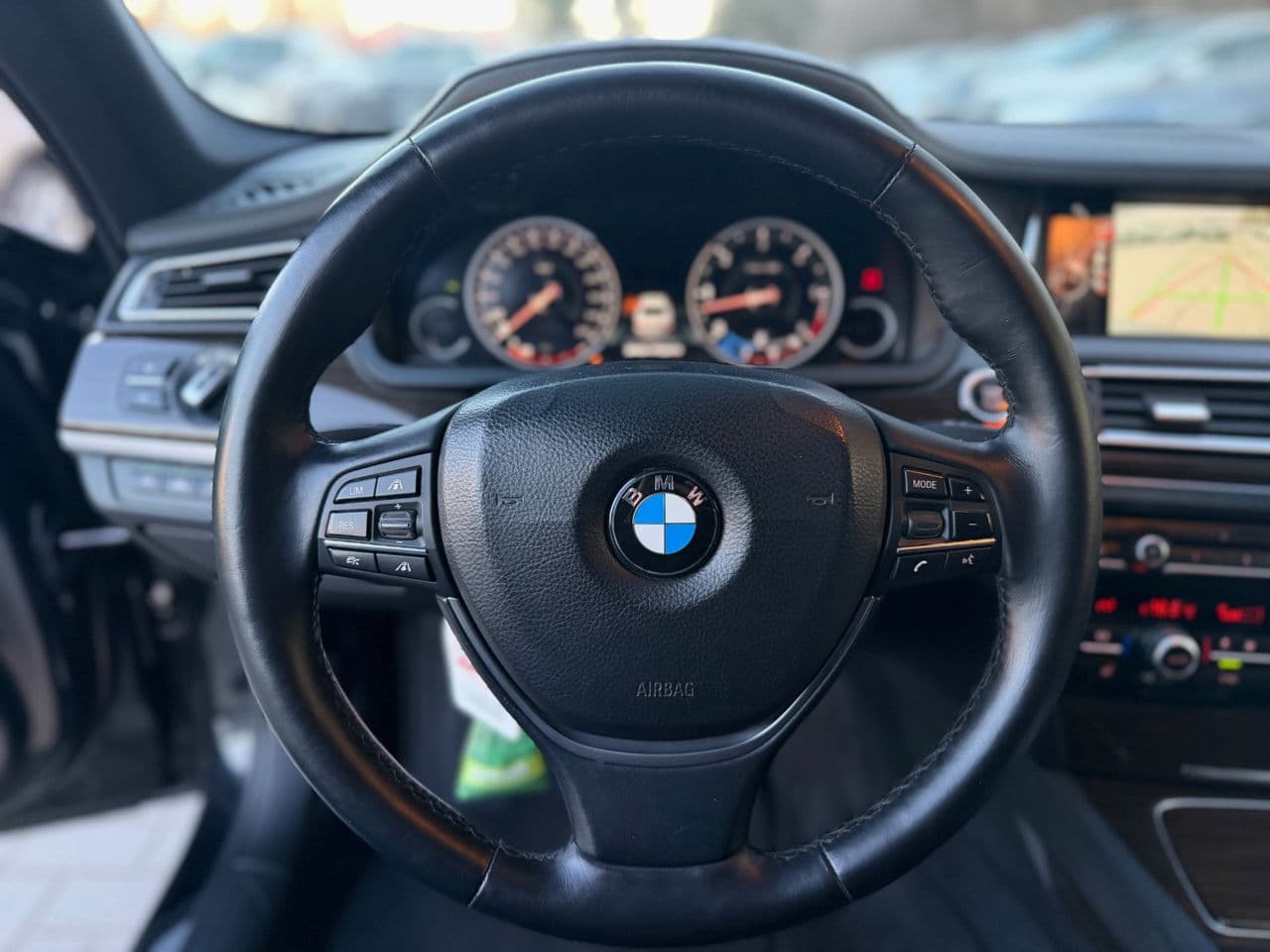 BMW 740 2014 — Миниатюра 10