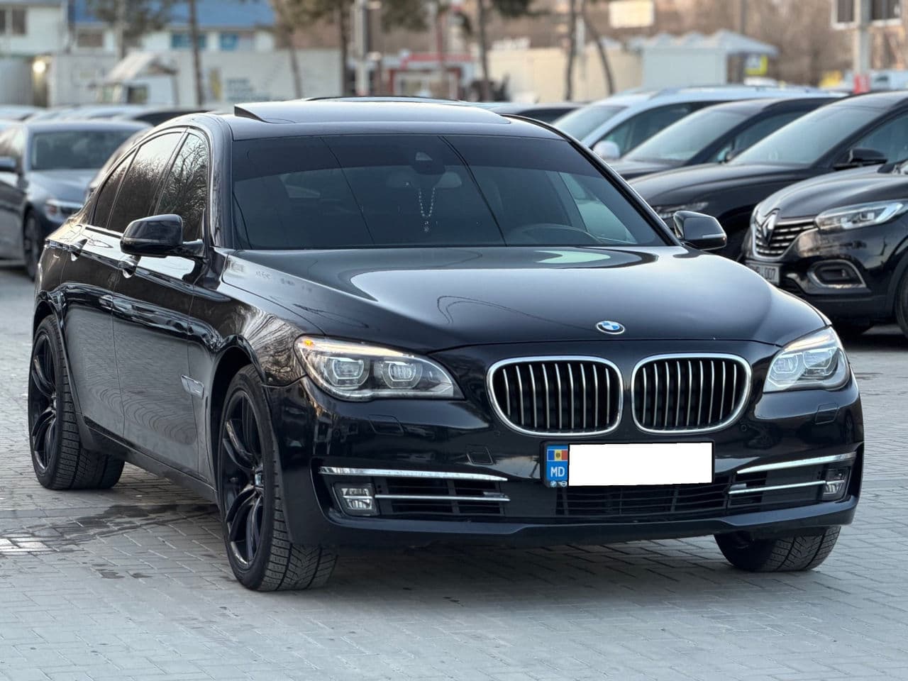 BMW 740 2014 — Миниатюра 3