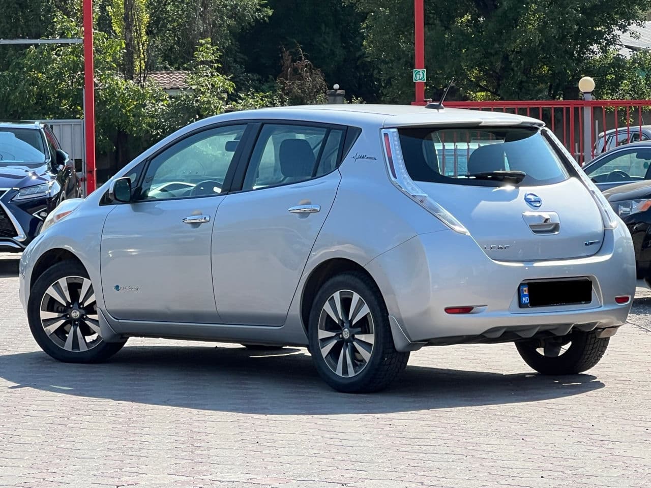 Nissan Leaf 2014 — Миниатюра 2