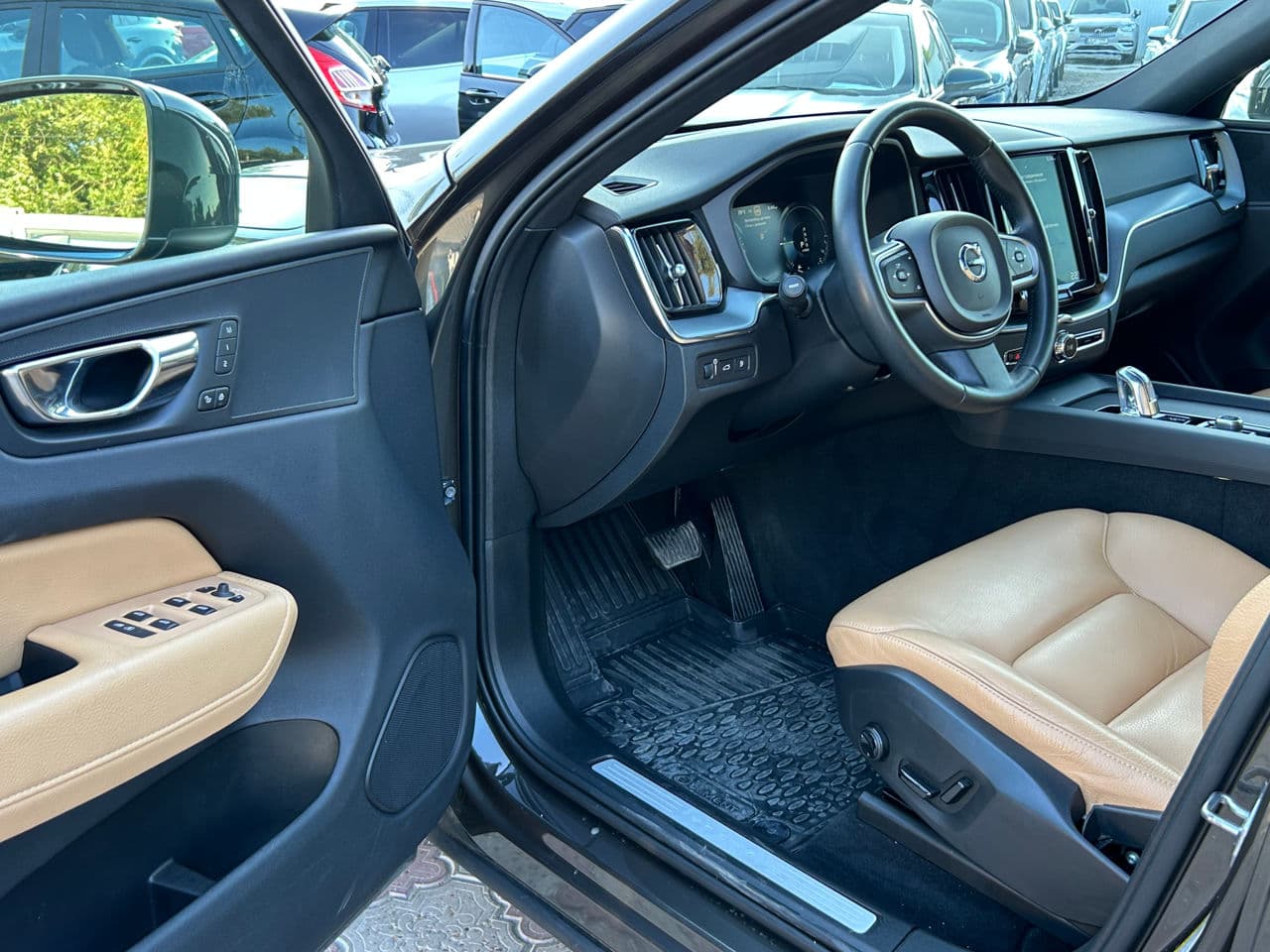 Volvo XC 60 2018 — Миниатюра 6