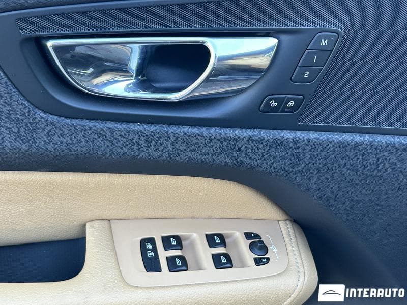 Volvo XC 60 2018 — Миниатюра 7