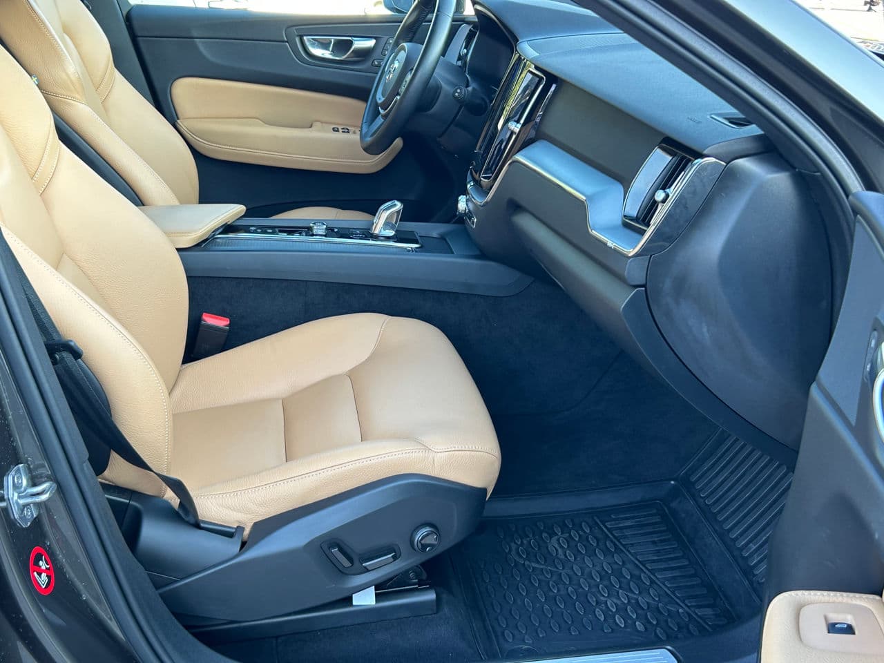 Volvo XC 60 2018 — Миниатюра 16