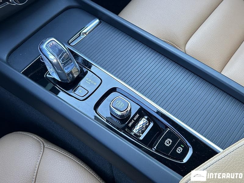 Volvo XC 60 2018 — Миниатюра 14