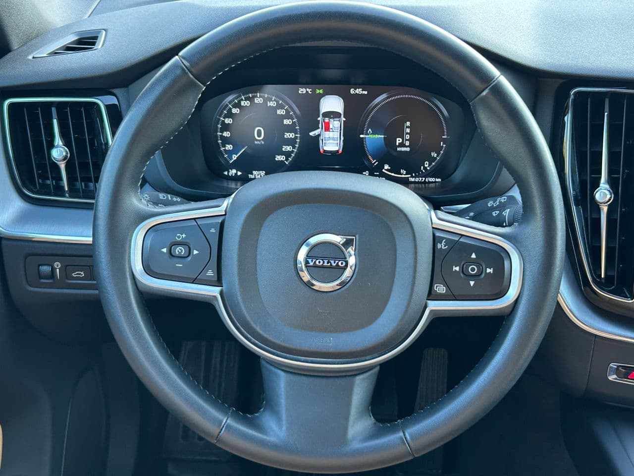 Volvo XC 60 2018 — Миниатюра 10