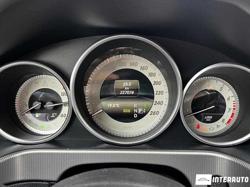 Mercedes E 200 2014 — Миниатюра 9