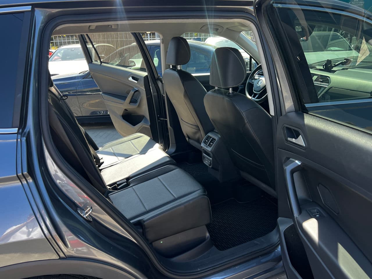 Volkswagen Tiguan 2021 — Миниатюра 16