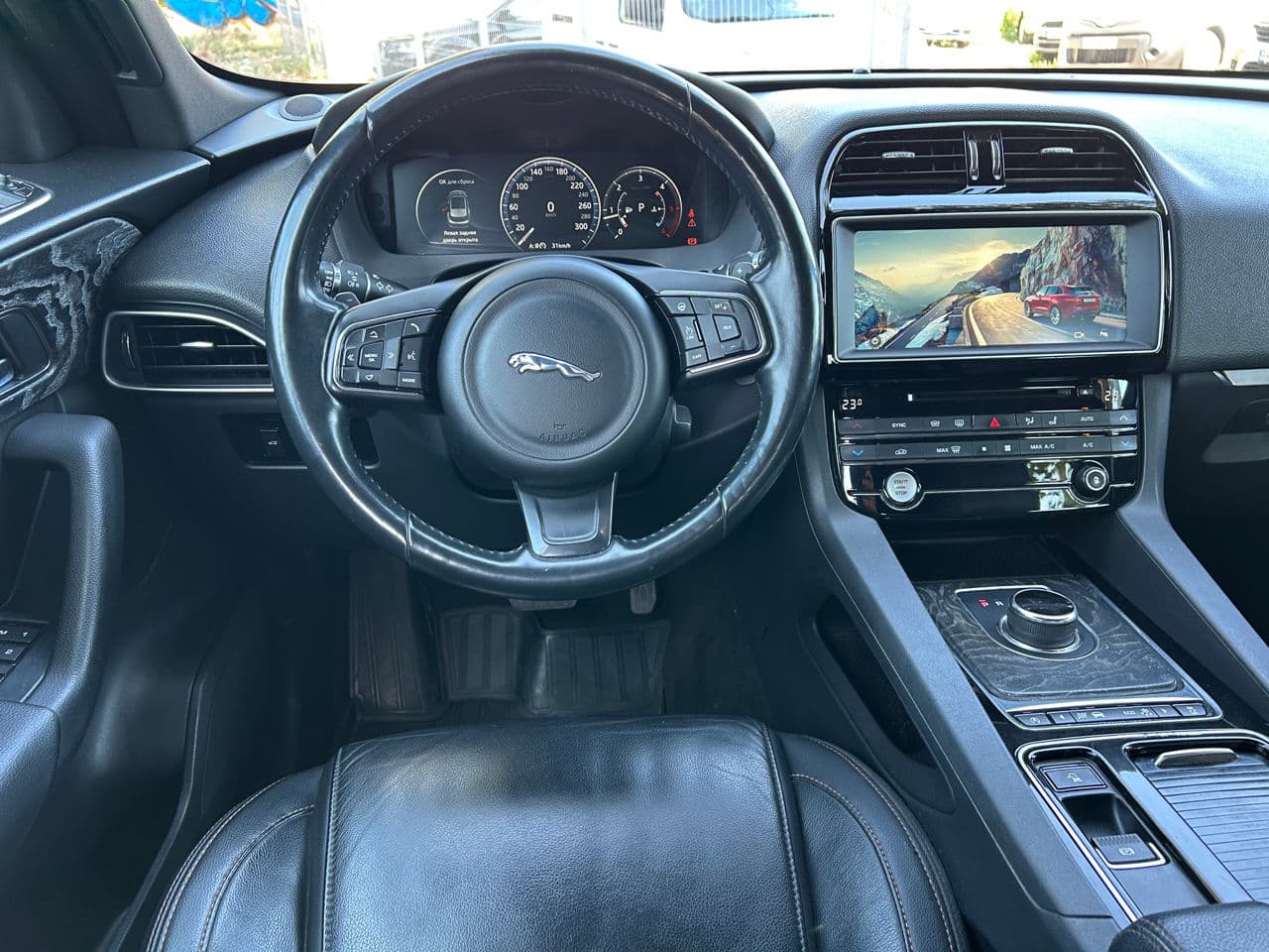 Jaguar F-Pace 2017 — Миниатюра 8
