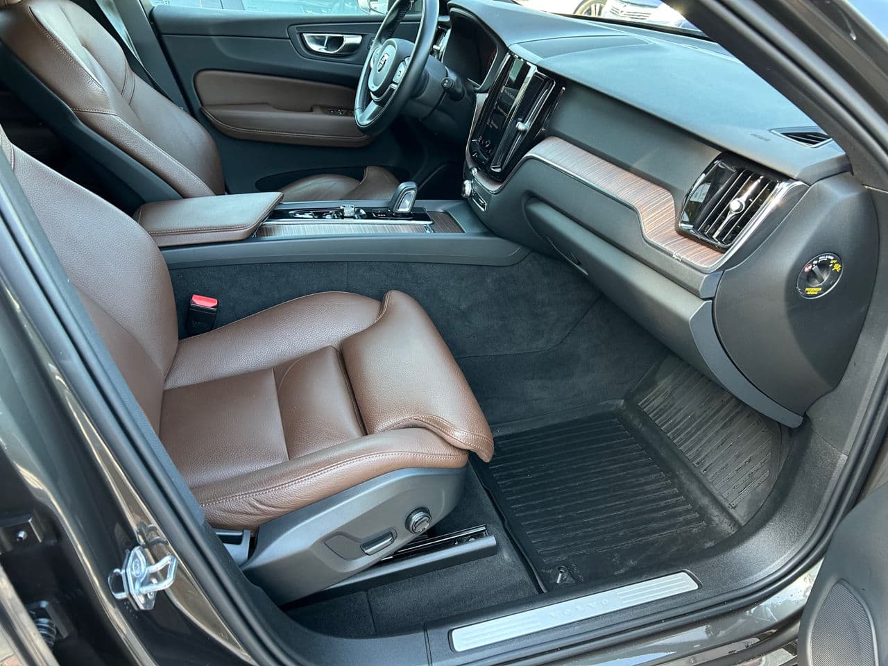 Volvo XC 60 2020 — Миниатюра 13