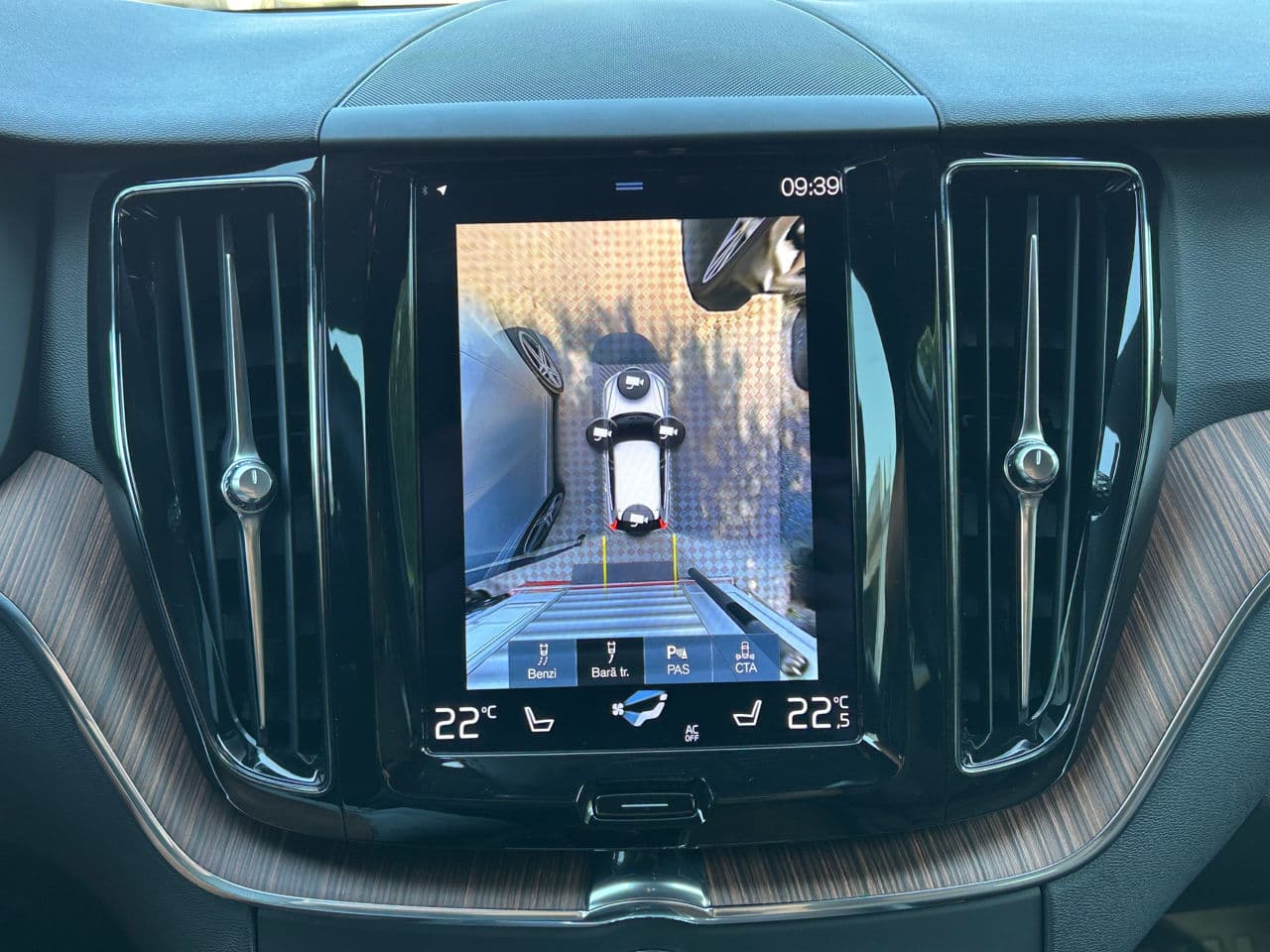 Volvo XC 60 2020 — Миниатюра 10