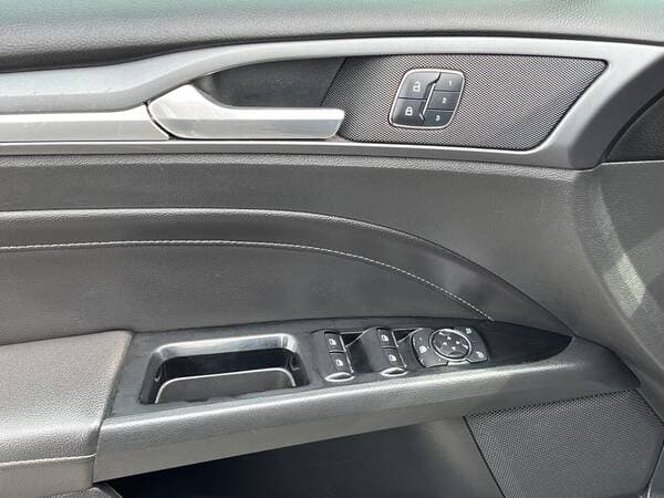 2015 Ford Fusion — Miniatură 13