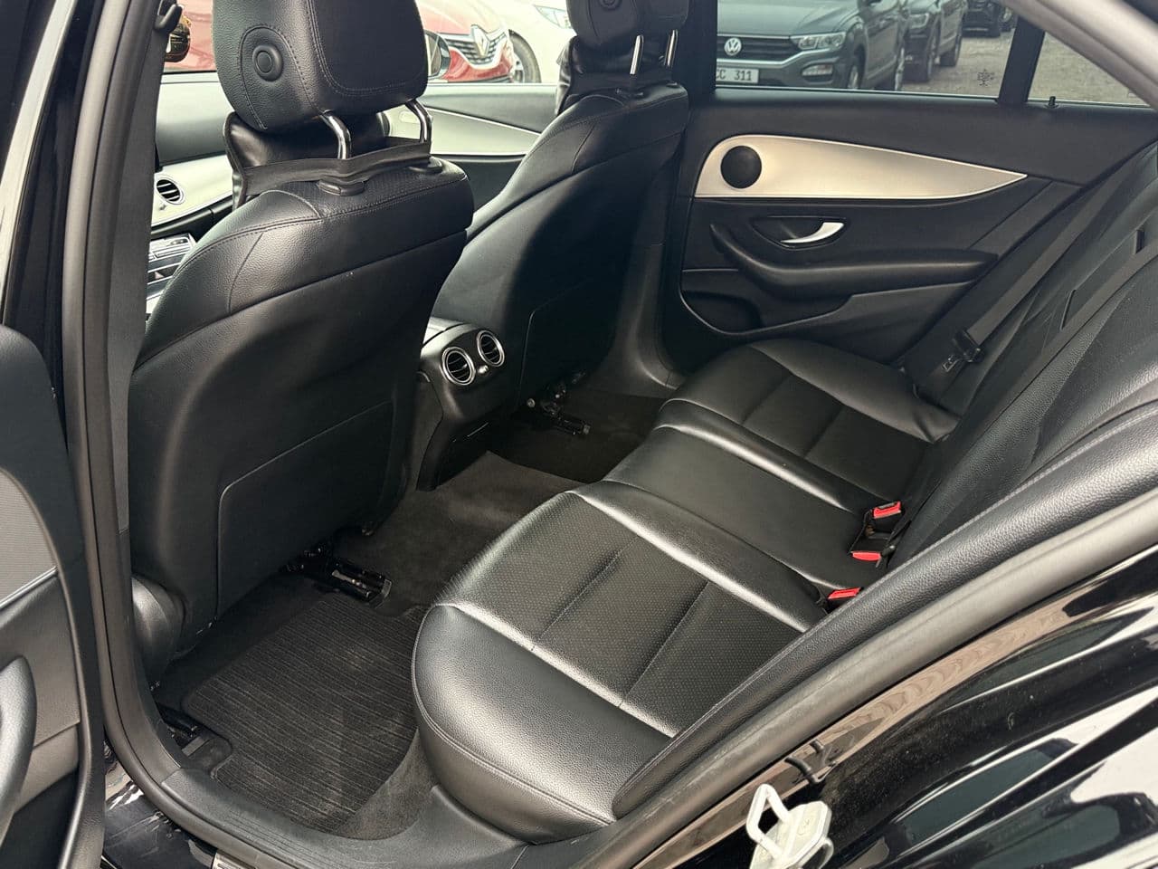 Mercedes E 220 2018 — Миниатюра 15