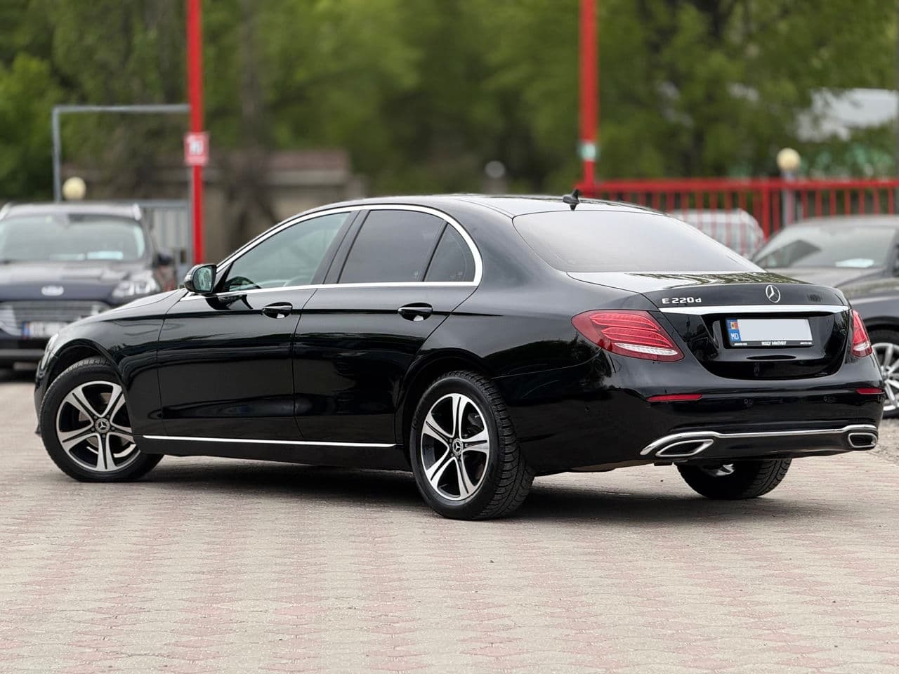 Mercedes E 220 2018 — Миниатюра 3