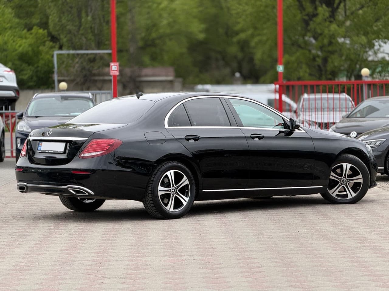 Mercedes E 220 2018 — Миниатюра 2