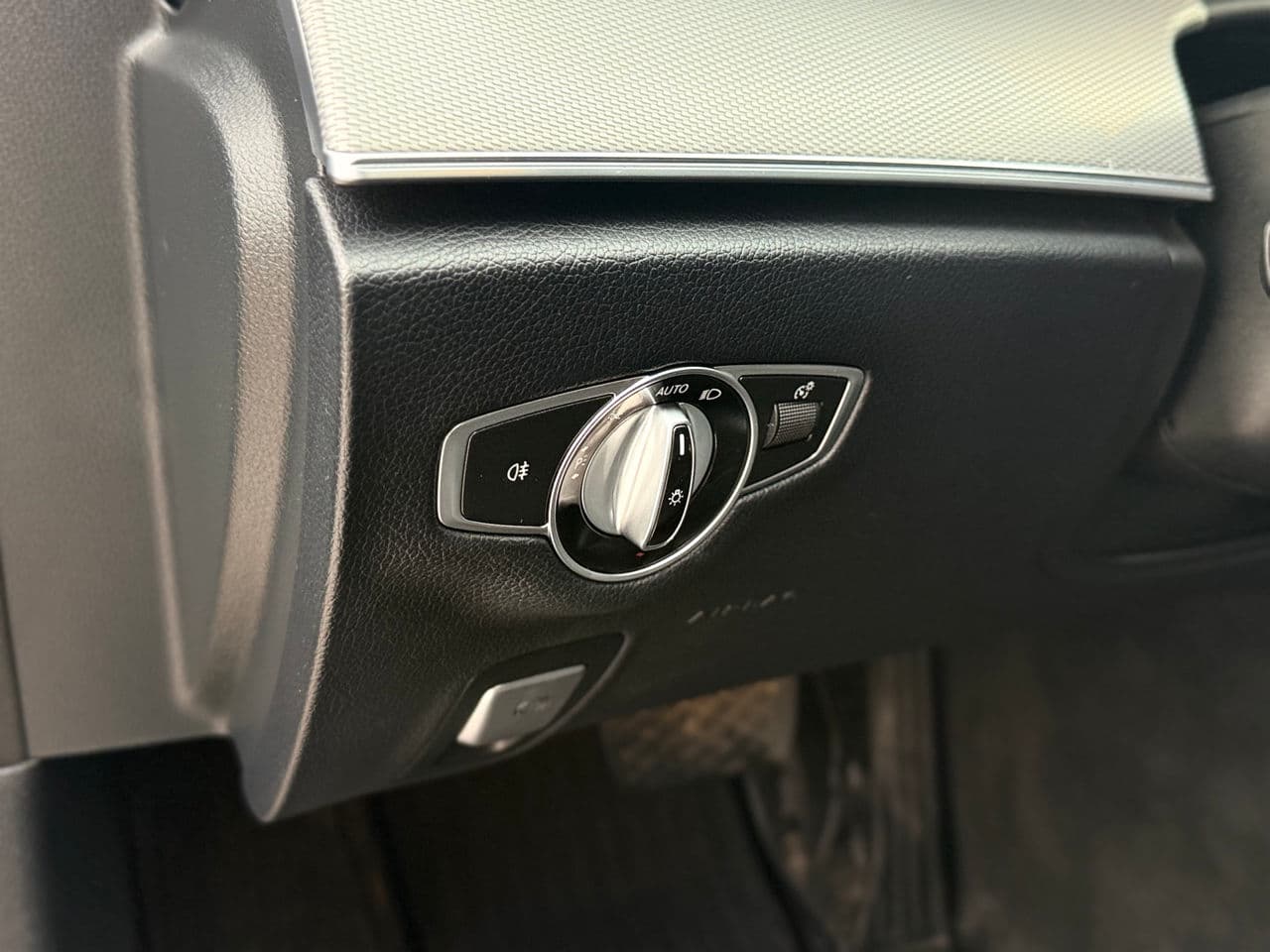 Mercedes E 220 2018 — Миниатюра 11