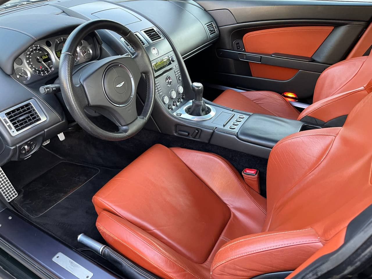 Aston Martin V8 Vantage 2006 — Миниатюра 5