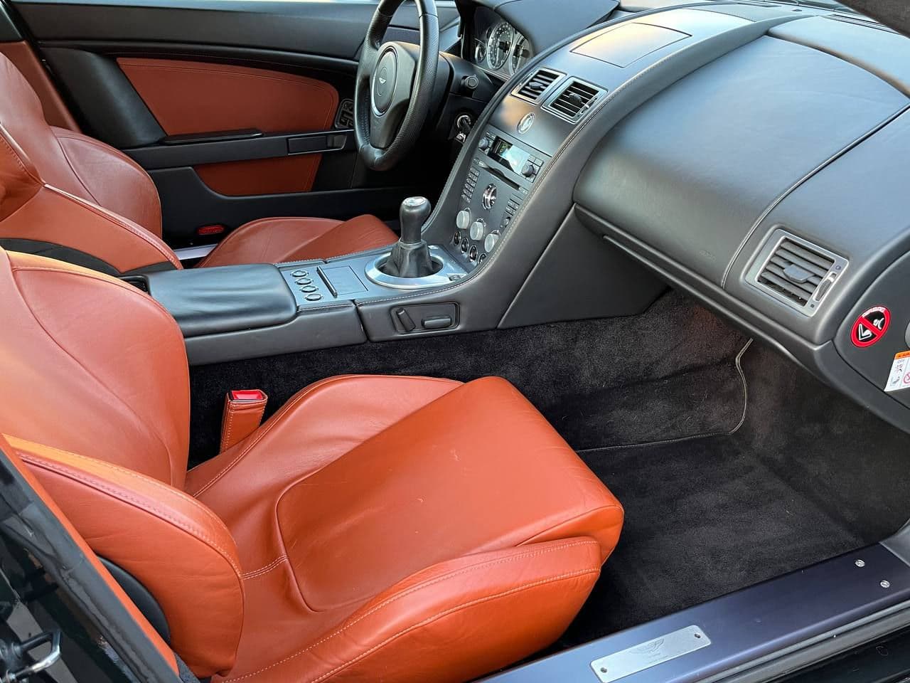 Aston Martin V8 Vantage 2006 — Миниатюра 7