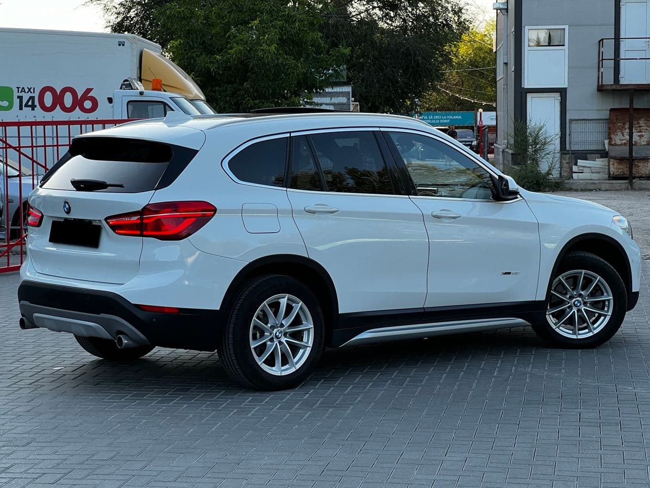 BMW X1 2.8i 2016 — Миниатюра 4