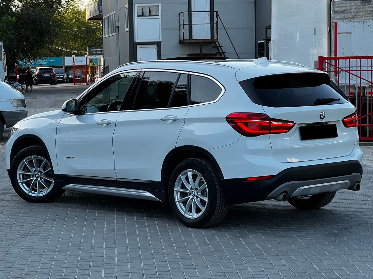 BMW X1 2.8i 2016 — Миниатюра 2