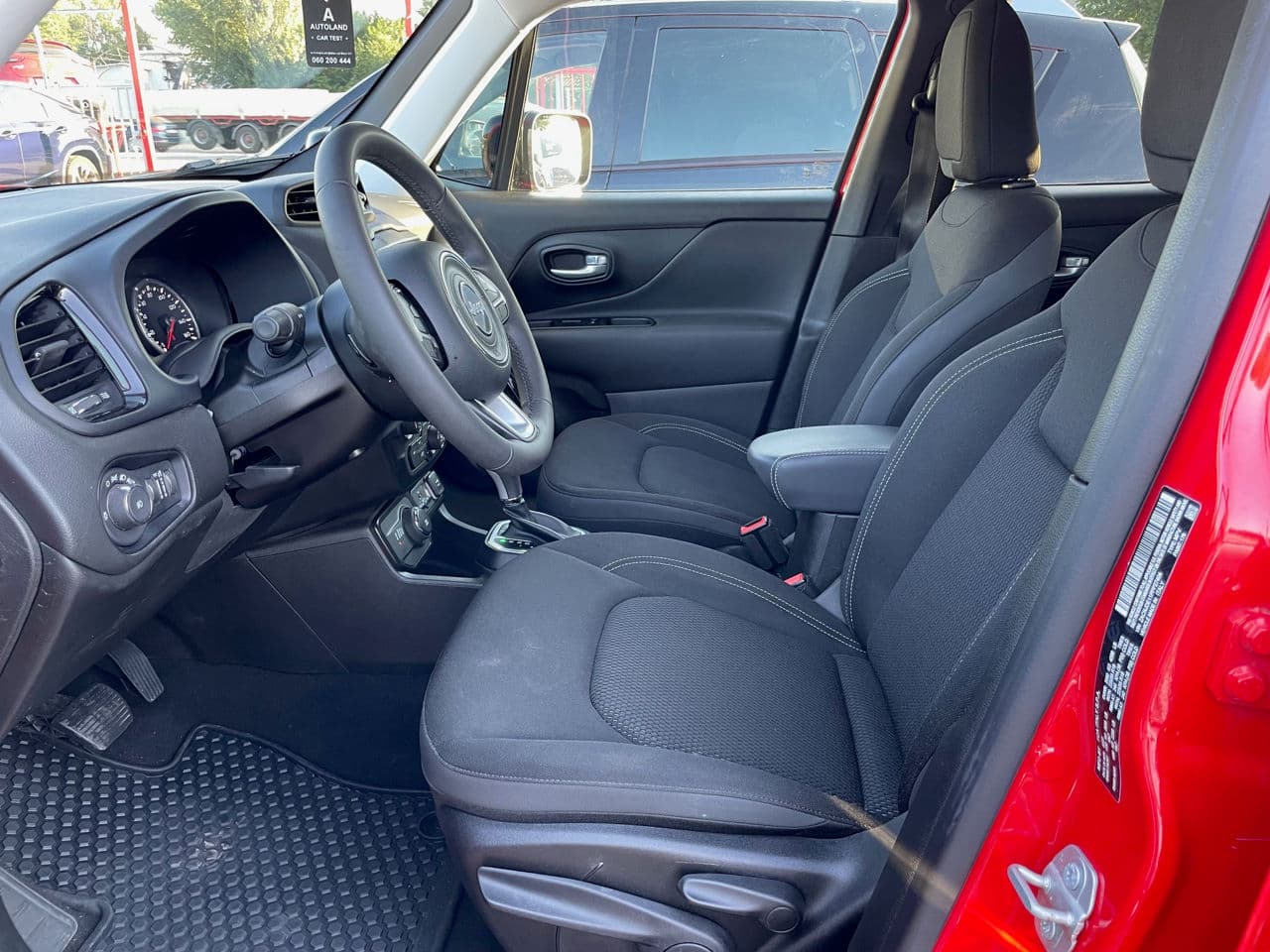 2023 Jeep Renegade — Miniatură 6