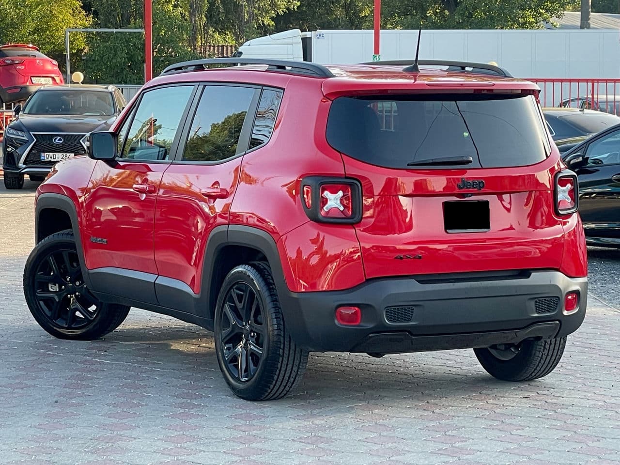 2023 Jeep Renegade — Miniatură 2