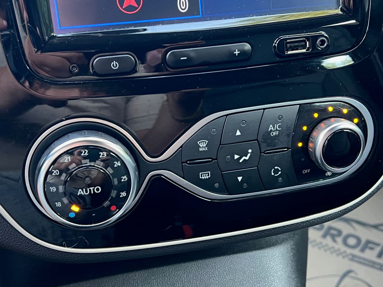 Renault Captur 2019 — Миниатюра 12