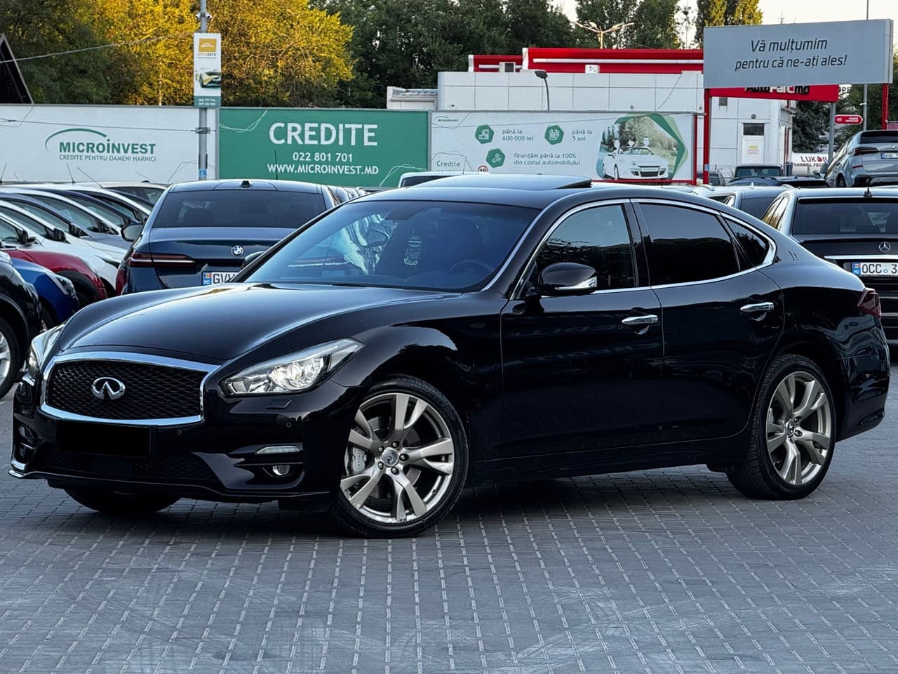 Infiniti Q70