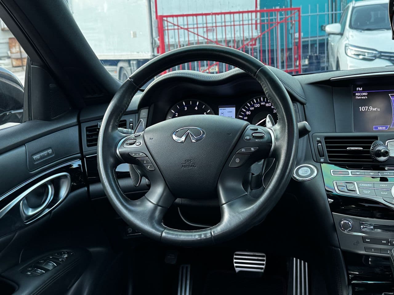 Infiniti Q70 2015 — Миниатюра 12