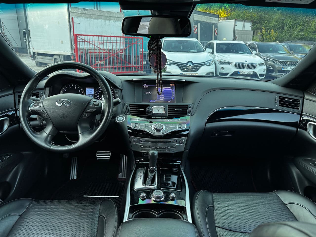 Infiniti Q70 2015 — Миниатюра 9