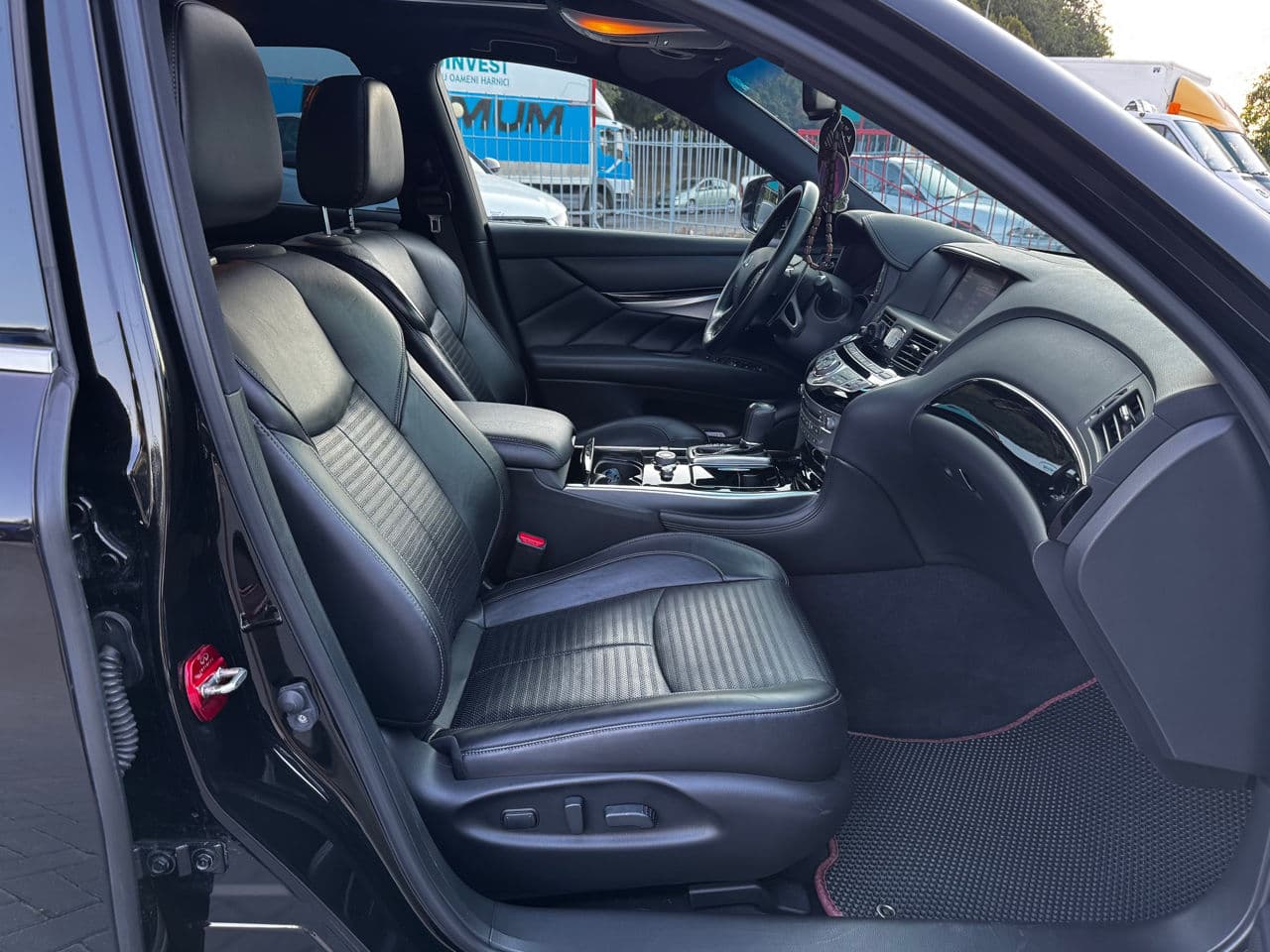 Infiniti Q70 2015 — Миниатюра 6