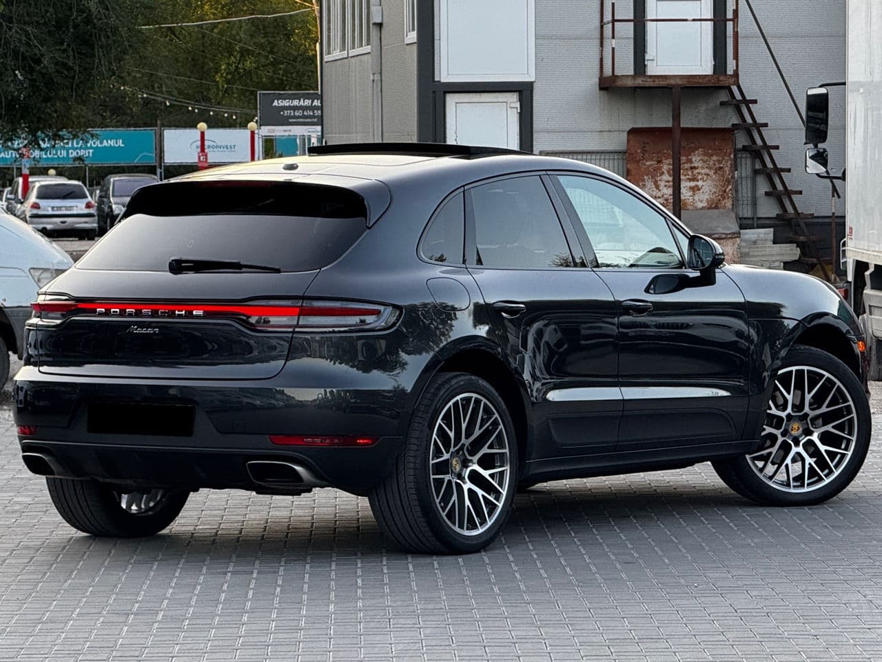 Porsche Macan 2020 — Миниатюра 4