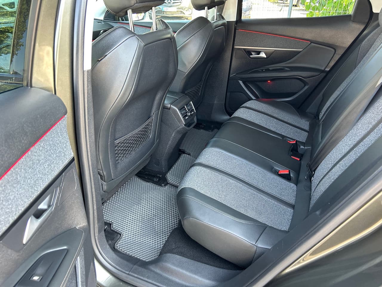 Peugeot 3008 2020 — Миниатюра 16