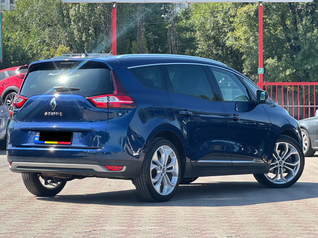 Renault Grand Scenic 2018 — Миниатюра 3