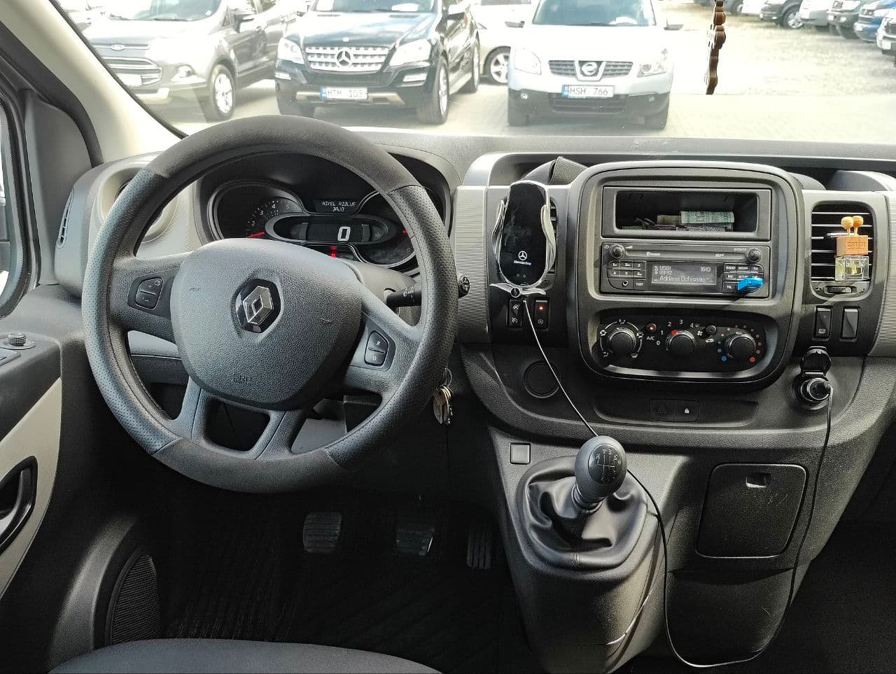 Renault Trafic 2018 — Миниатюра 10