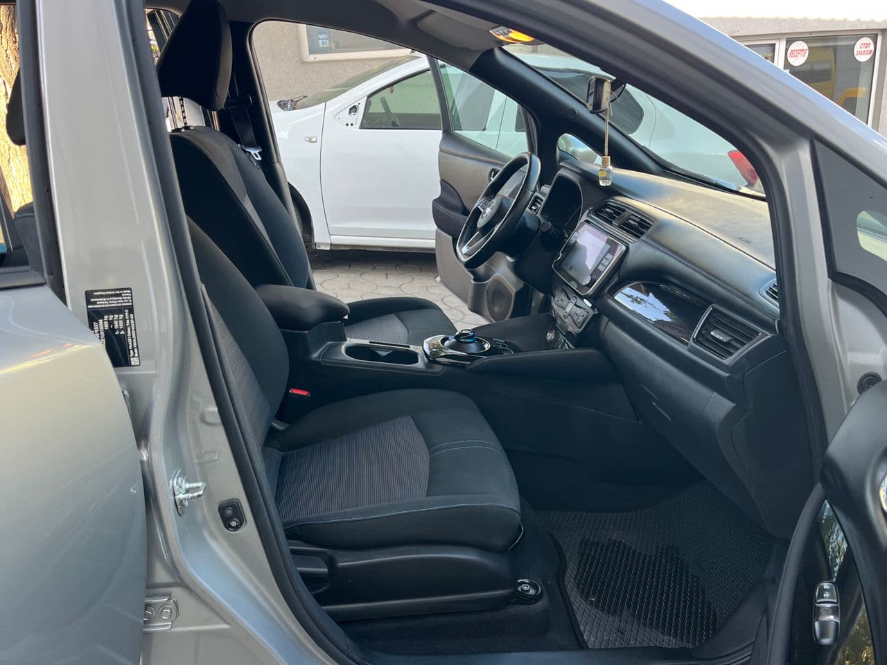 Nissan Leaf 2021 — Миниатюра 17