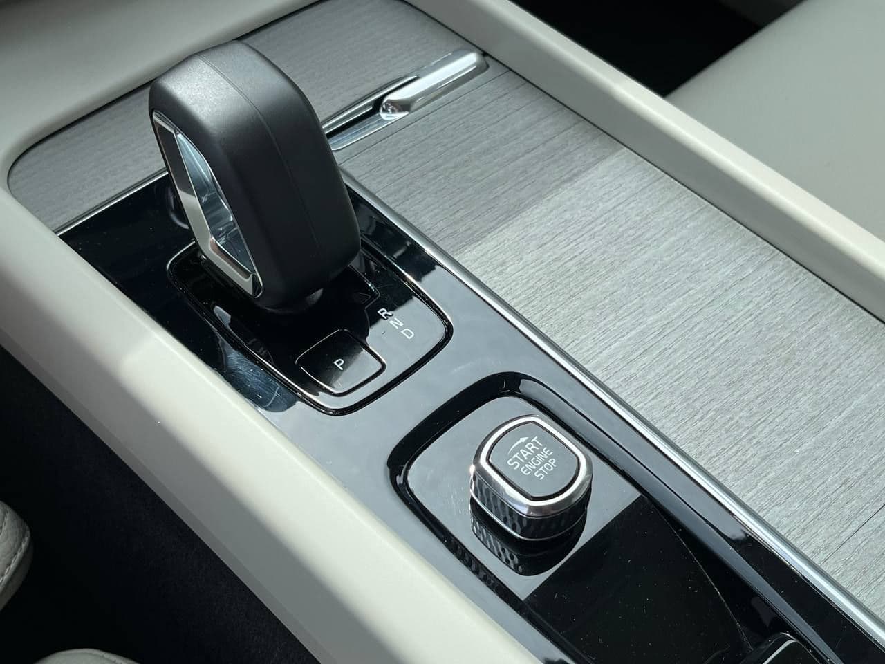Volvo XC 60 2023 — Миниатюра 15