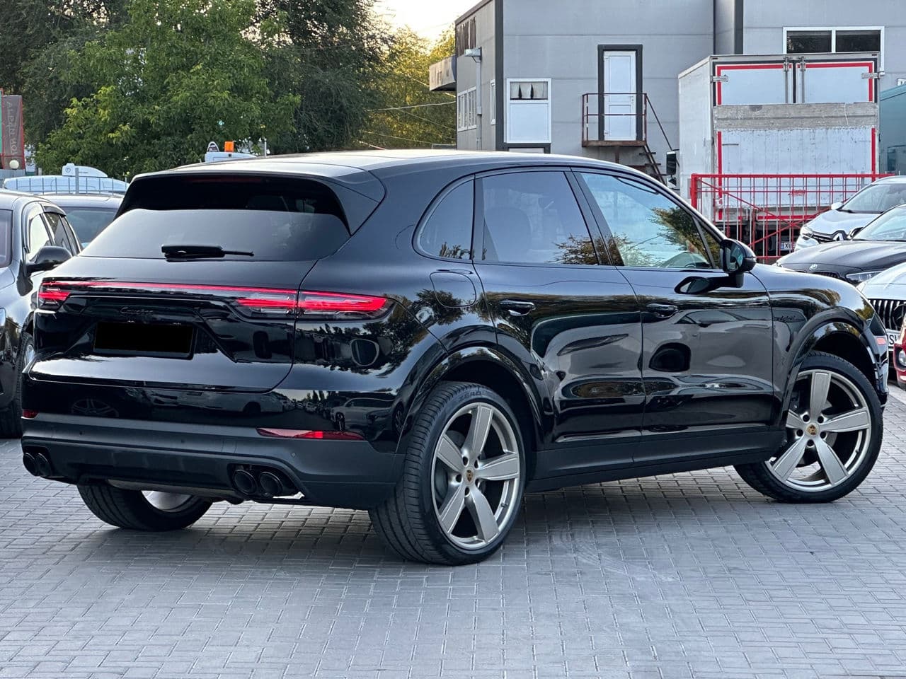 Porsche Cayenne E-Hybrid 2023 — Миниатюра 4