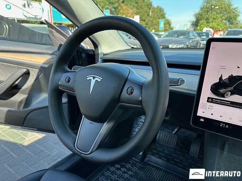 Tesla Model 3 2023 — Миниатюра 8